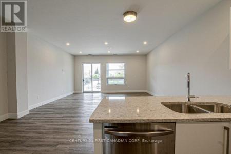 1696 FIDDLEHEAD PLACE, London North (north R), 安大略省 N6G 5M6, 加拿大
