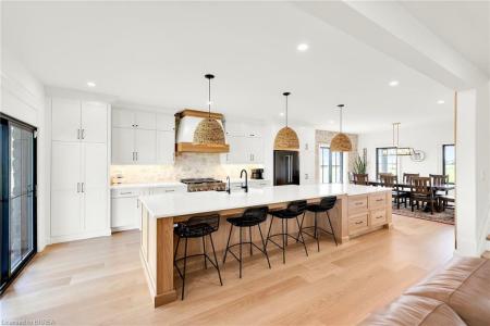 290 MULLIGAN ROAD, Caledonia, Ontario N3W 2G9, Canada