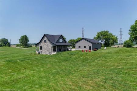 290 MULLIGAN ROAD, Caledonia, Ontario N3W 2G9, Kanada