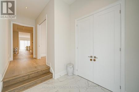 181 MILKY WAY DRIVE, Richmond Hill (observatory), Ontario L4C 5H3, Canada