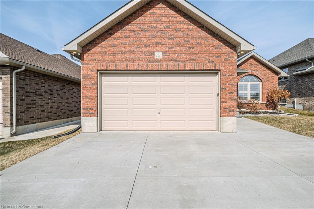 232 DONLY DRIVE S, Simcoe, Ontario N3Y 0B7, Canada