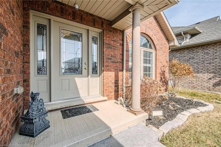 232 DONLY DRIVE S, Simcoe, Ontario N3Y 0B7, Canada