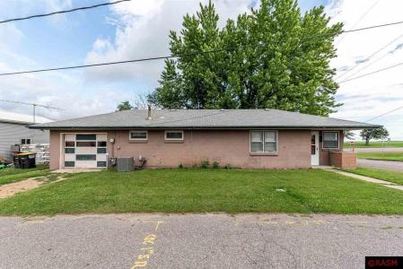100 4th Street, Cleveland, Minnesota 56017, USA