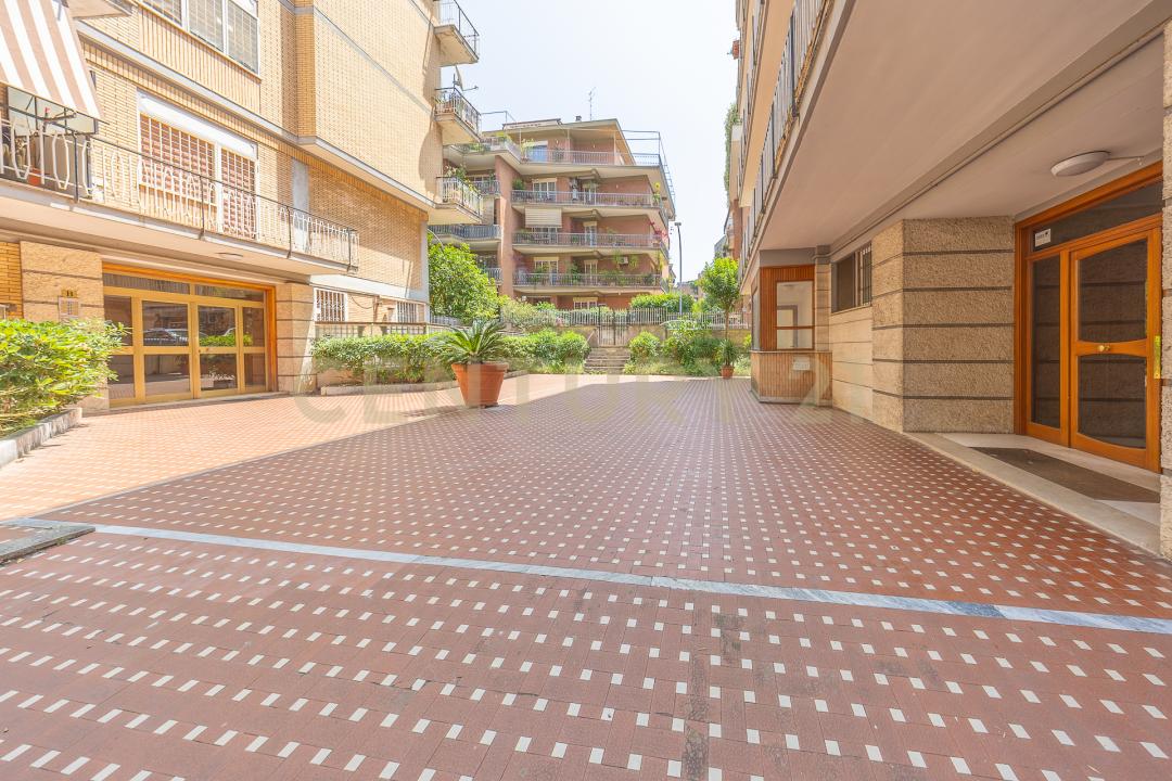 Via Carlo Dossi, Rom, Lazio 00141, Italien