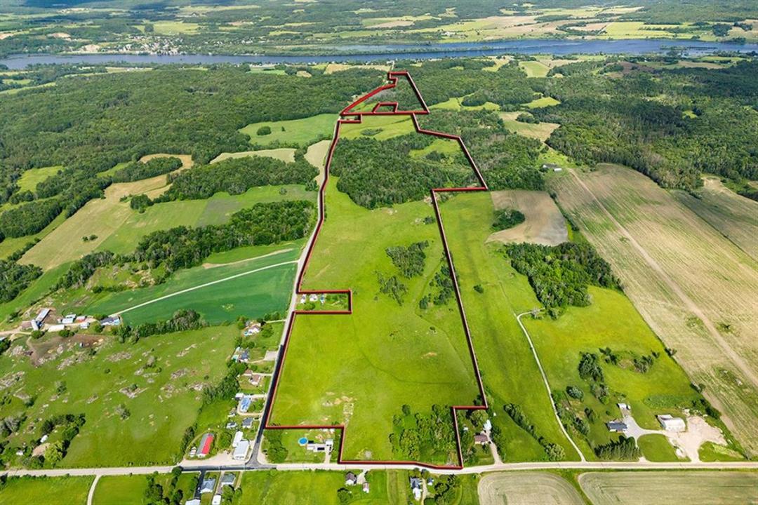 Mtée Monseigneur-Martel, L'Île-du-Grand-Calumet, Quebec J0X 1J0, Kanada
