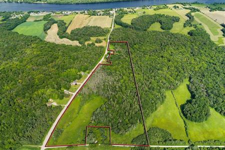 Mtée Monseigneur-Martel, L'Île-du-Grand-Calumet, Quebec J0X 1J0, Kanada