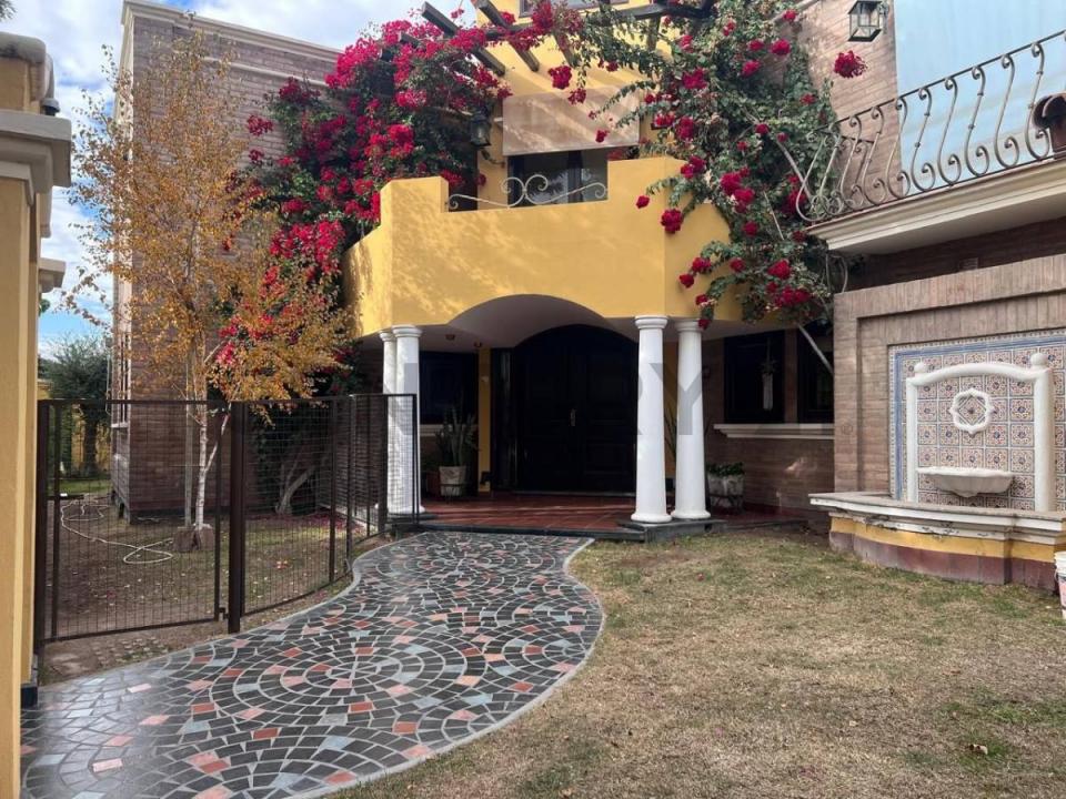 PASAJE MONSEÑOR ALVAREZ 441, General San Martín, Mendoza 00001, Argentyna
