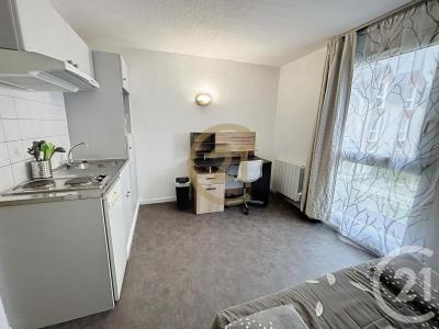 Deville Les Rouen, Haute-Normandie 76250, アキタン