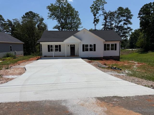 166 Plant Drive, Appomattox, Virginia 24522