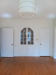 451 Wolcott St. #1, Newton, Massachusetts 02466
