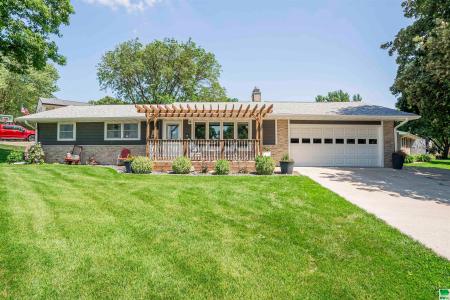 611 Gemini Rd., Hinton, Iowa 51024, Amerika Birleşik Devletleri