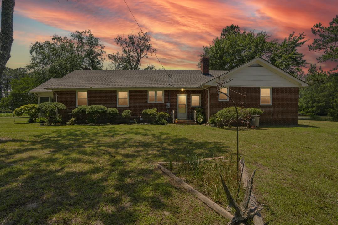 576 Galewood Lane, Bohannon, Virginia 23021-2024
