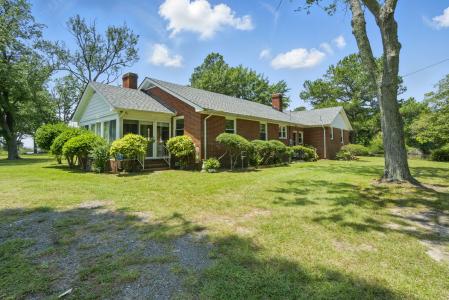 576 Galewood Lane, Bohannon, Virginia 23021-2024