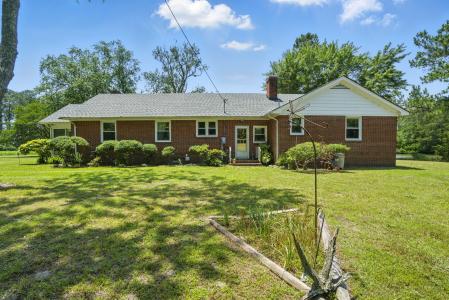 576 Galewood Lane, Bohannon, Virginia 23021-2024