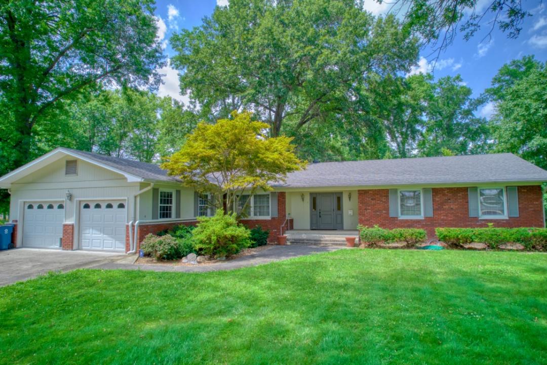 807 W Market St, Christopher, Illinois 62822, États-Unis