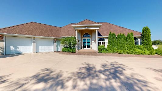 17666 Eagle Ave, Clear Lake, Iowa 50428, USA