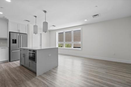 301 Border Street , #211, Boston, Massachusetts 02128, USA