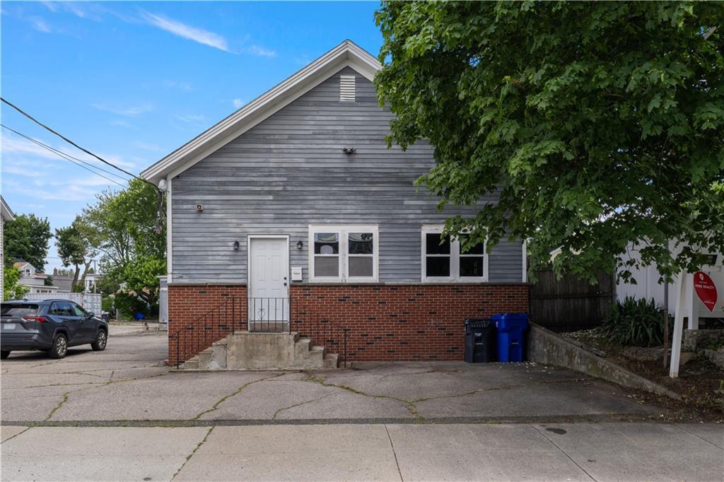 129 Warren, Pawtucket, Rhode Island 02860