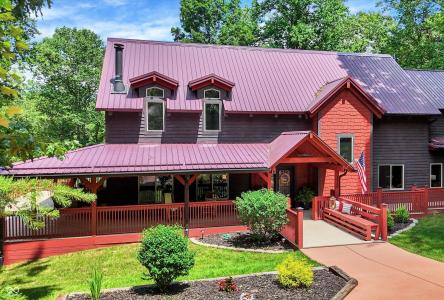 5736 N Pathways Drive, Unionville, Indiana 47468