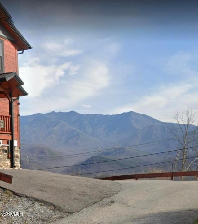 971 Cottage Gardens Way, Gatlinburg, Tennessee 37738