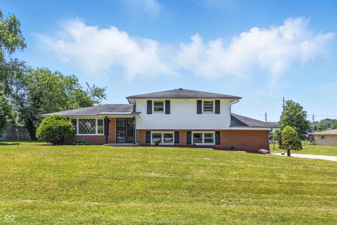 1011 Robin Drive, Anderson, Indiana 46013