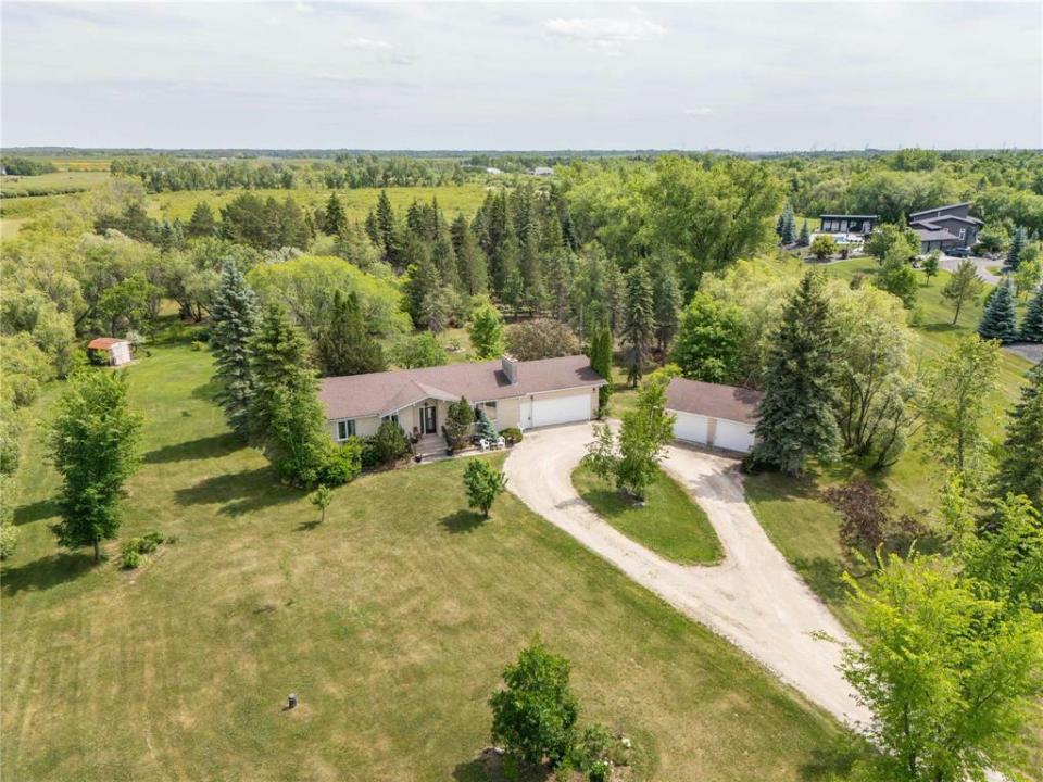 3835 REBECK ROAD, Birds Hill, Manitoba R2E 1C4, Canada