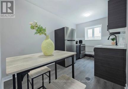871 ADELAIDE STREET NORTH, London East (east B), Ontario N5Y 2M2, Canadá