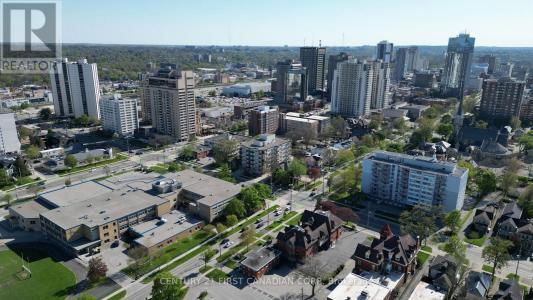 435 COLBORNE STREET, London East (east F), Ontario N6B 2T2, Canada