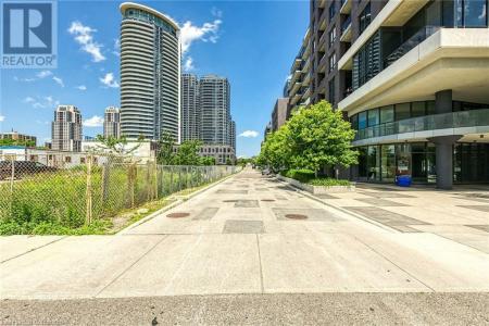 10 GIBBS ROAD, Toronto, Ontario M9B 6L6, Canada