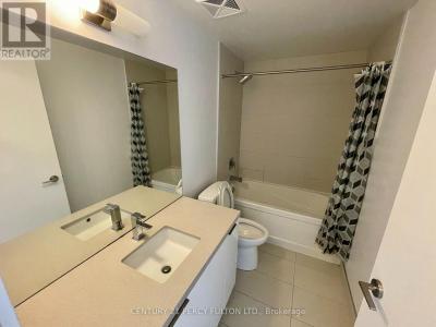 8 EGLINTON AVENUE EAST, Toronto (mount Pleasant West), Ontario M4P 0C1, Canada