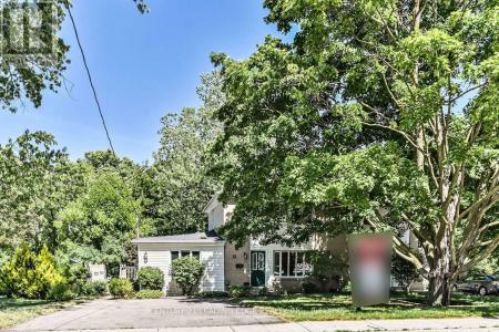 15 ELIZABETH STREET, Markham (markham Village), Ontario L3P 2B3, Canada