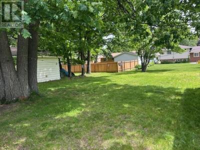 826 PINE ST, Sault Ste. Marie, Ontario P6B 3G3, CANADÁ