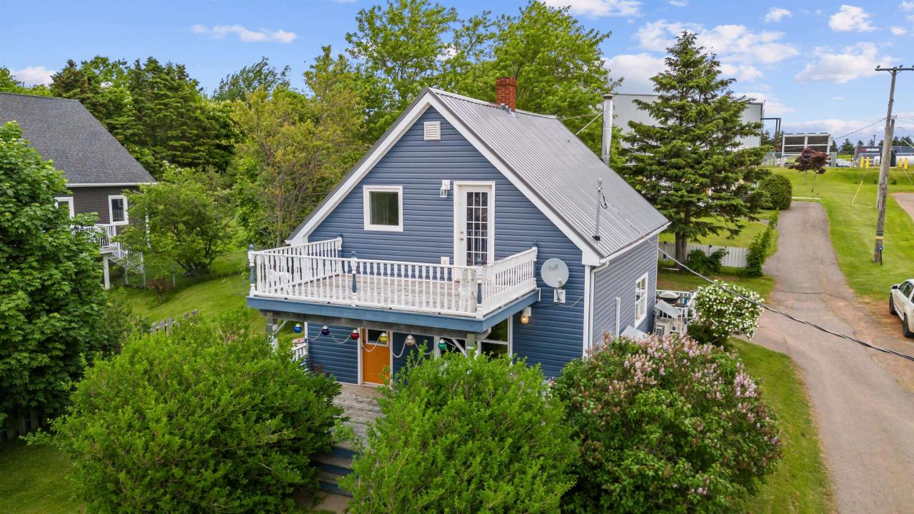 18 ALLEN STREET, North Rustico, Prince Edward Island C0A 1X0, Canada