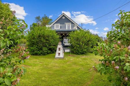 18 ALLEN STREET, North Rustico, Prince Edward Island C0A 1X0, Canada