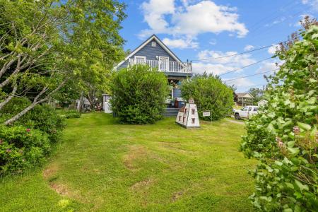 18 ALLEN STREET, North Rustico, Prince Edward Island C0A 1X0, Canada
