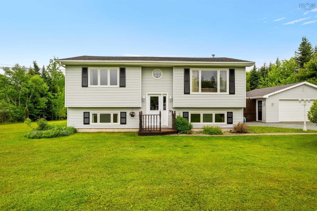 32 OCONNELL DRIVE, Porters Lake, Nova Scotia B3E 1E8, Canada