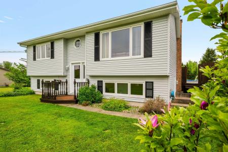32 OCONNELL DRIVE, Porters Lake, Nova Scotia B3E 1E8, Canada