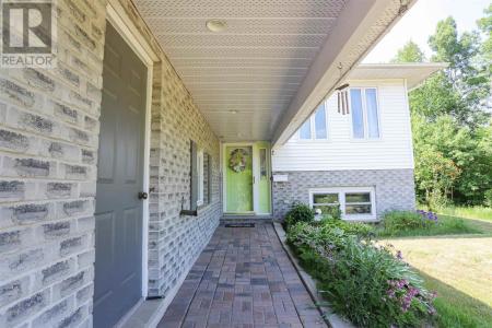 1109 LAKE ST, Sault Ste. Marie, אונטריו P6B 6B7, קנדה