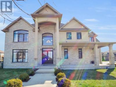 702 KLEINBURG DRIVE, London North (north B), אונטריו N5X 0J8, קנדה 
