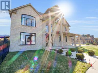 702 KLEINBURG DRIVE, London North (north B), אונטריו N5X 0J8, קנדה 
