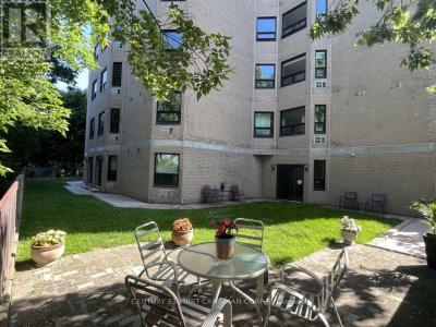 549 RIDOUT STREET NORTH, London East (east F), אונטריו N6A 5N5, קנדה