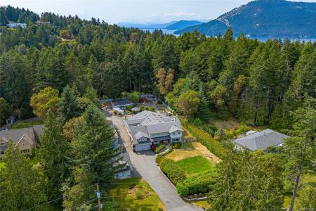 11376 OSPREY PL, North Saanich, British Columbia V8L 5K6, Canada
