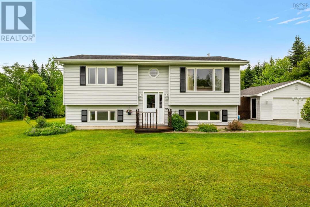 32 O'CONNELL DRIVE, Porters Lake, Nova Scotia B3E 1E8, Canada
