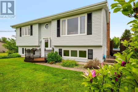 32 O'CONNELL DRIVE, Porters Lake, Nova Scotia B3E 1E8, Canada