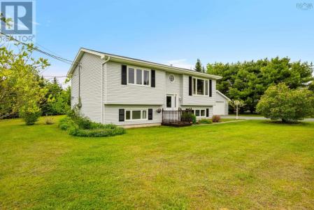 32 O'CONNELL DRIVE, Porters Lake, Nova Scotia B3E 1E8, Canada