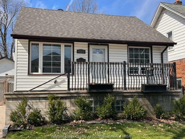 1227 CURRY AVENUE UPPER, Windsor, Ontario N9B 2C8, Canada