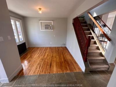 1227 CURRY AVENUE UPPER, Windsor, Ontario N9B 2C8, Canada