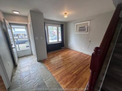 1227 CURRY AVENUE UPPER, Windsor, Ontario N9B 2C8, Canada