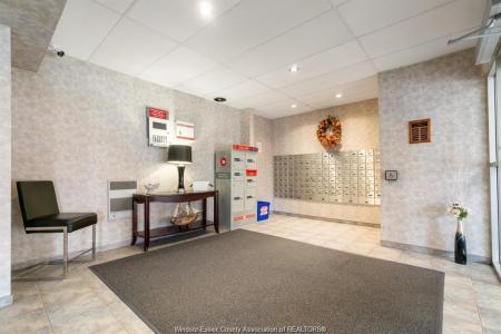 8591 RIVERSIDE DRIVE EAST, Windsor, Ontario N8S 1G3, Canadá