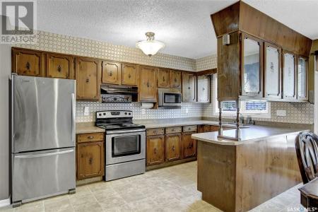 303 2ND AVENUE, Montmartre, Saskatchewan S0G 3M0, Canada